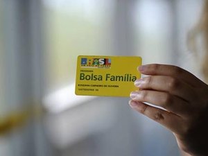 Bolsa Família: responsável deve informar quando menores mudarem de escola