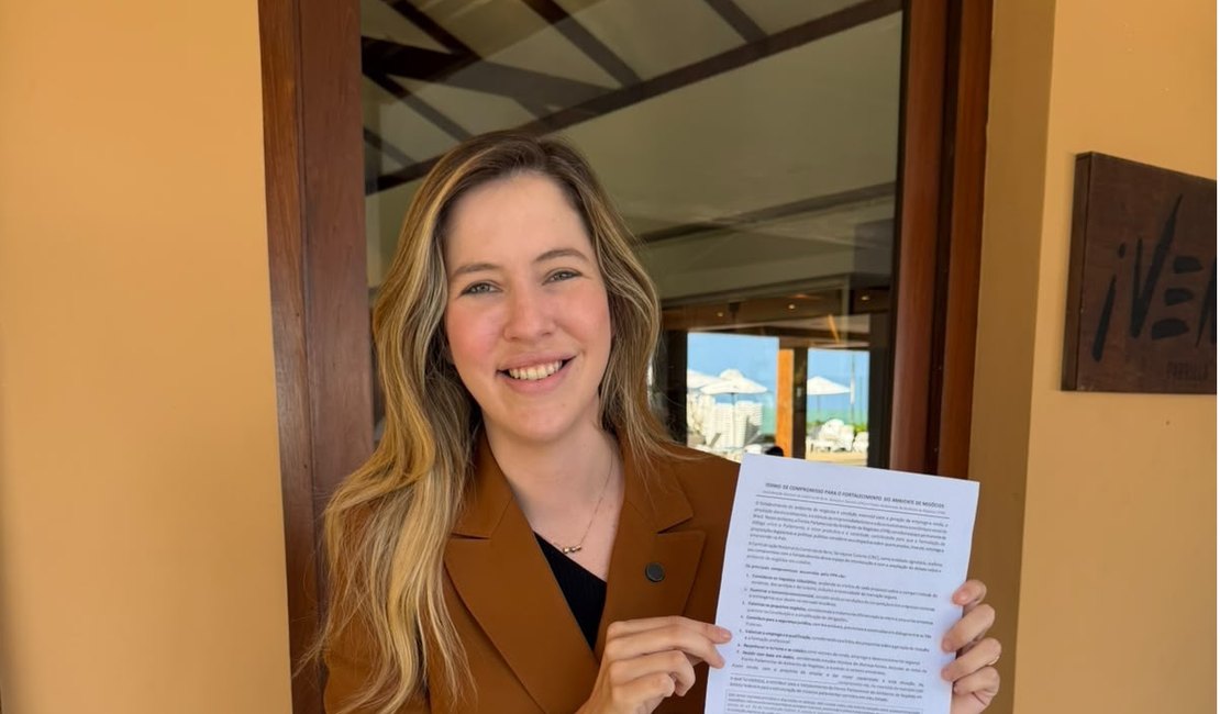 Cibele Moura assina termo de compromisso com setor produtivo para fortalecer AL