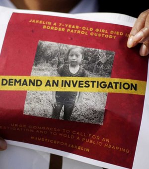 Imigrante de 7 anos morre desidratada após ser detida