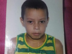 Polícia investiga morte de criança de oito anos encontrada carbonizada em matagal