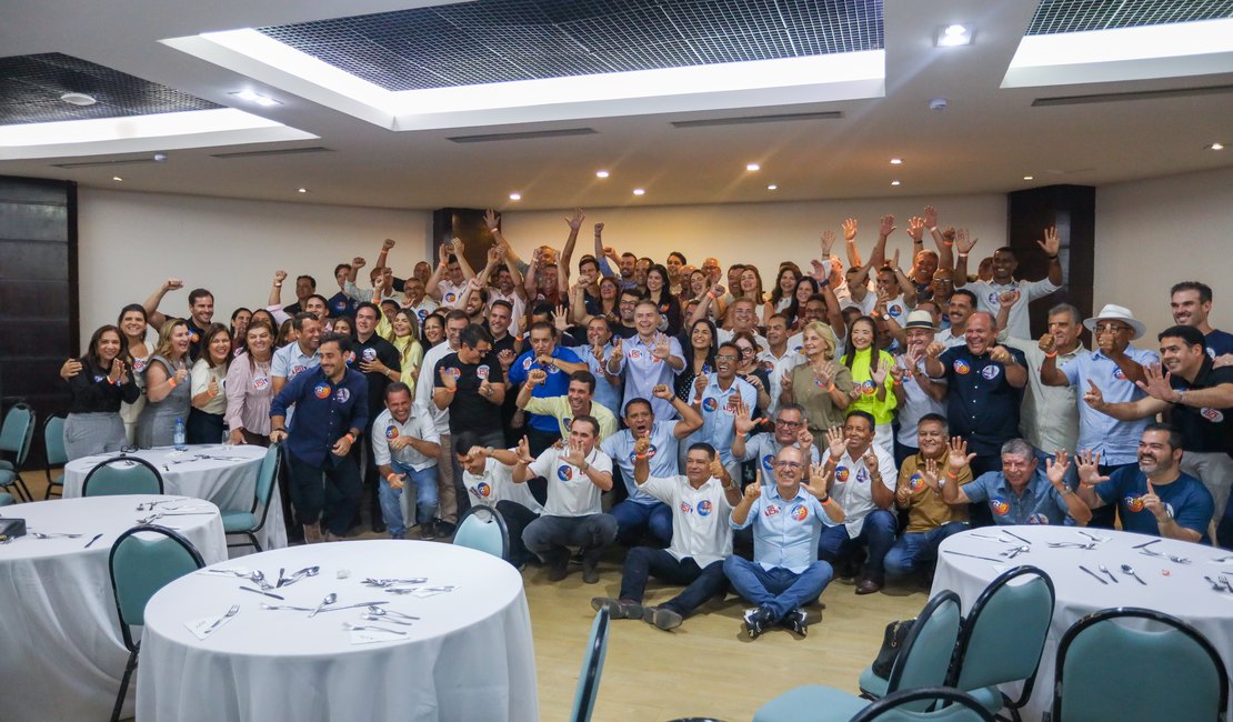 Paulo Dantas reúne mais de 80 prefeitos e mostra força em apoio a Renan Filho