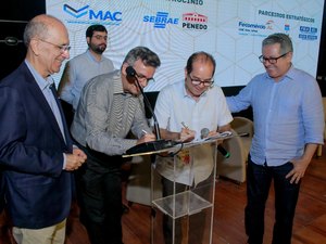 Prefeitura de Penedo e Agência Desenvolve assinam convênio