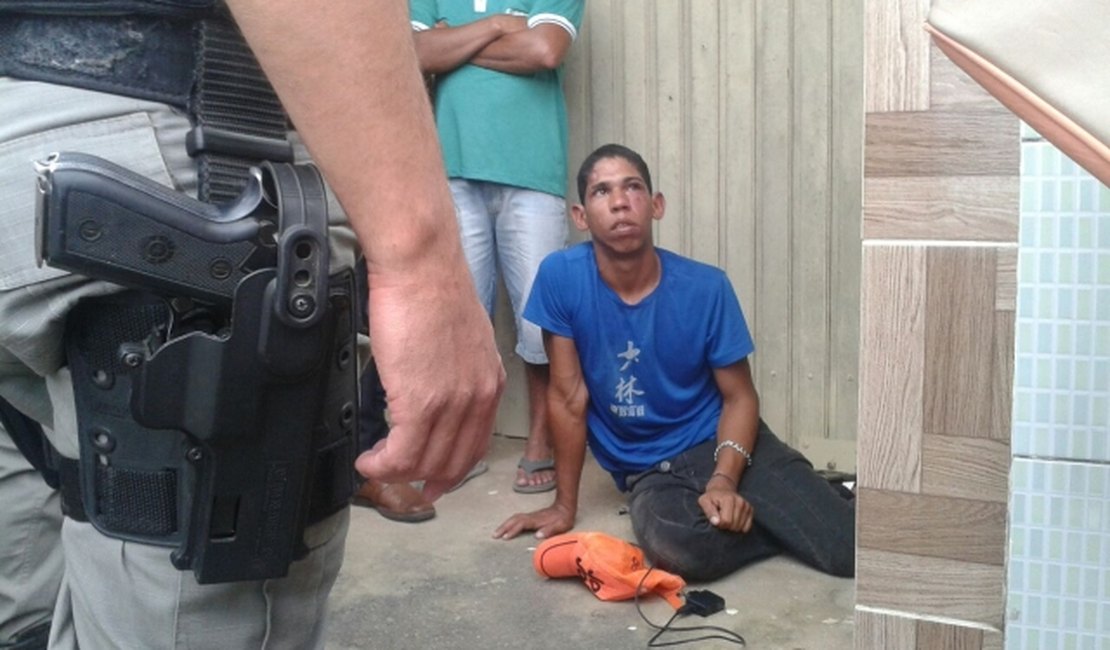 Jovem é espancado por populares depois de roubar celular no bairro São Luiz