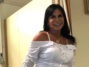 Gretchen rebate acusações na internet 