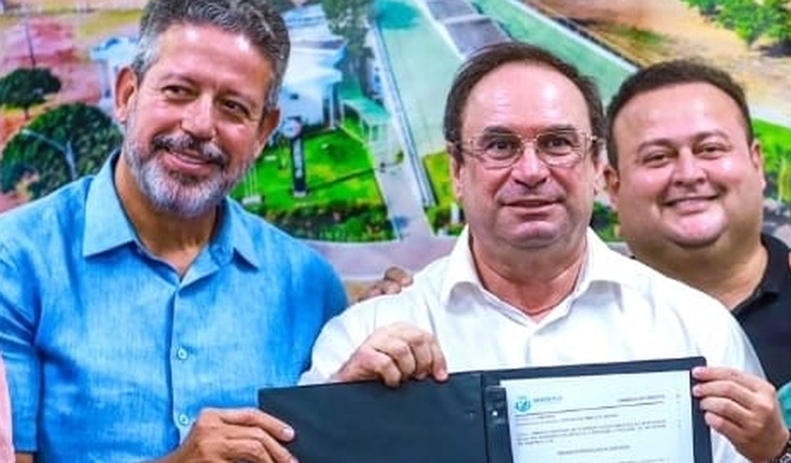 Arthur Lira garante investimentos e ruas do bairro Canafístula vão ganhar pavimentação e drenagem
