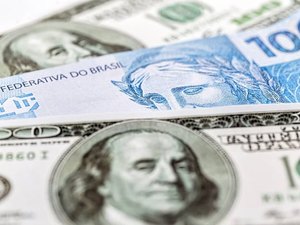 Com dólar sem trégua, BC programa leilão extraordinário de US$ 3 bi