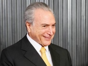 Michel Temer toma posse como presidente e terá mandato até 2018