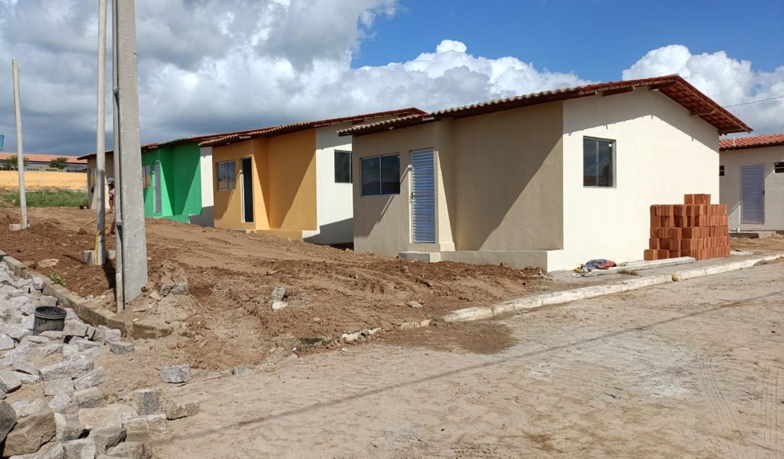 Governo entrega primeiras casas do Conjunto Habitacional Urbano Wanderley, em Senador Rui Palmeira