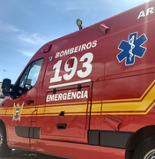 Colisão entre carro e moto deixa jovem de 20 anos ferido em Delmiro Gouveia