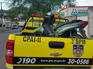 Polícia Militar recupera moto que havia sido furtada em Arapiraca 