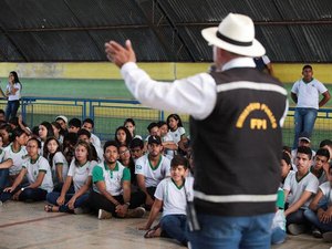 Com gincanas, estudantes de escolas sertanejas são conscientizados sobre o meio ambiente