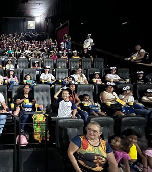 Prefeitura promove sessão especial de cinema para 500 crianças atendidas pelo SCFV