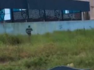 Homem flagrado se masturbando no Benedito Bentes é identificado