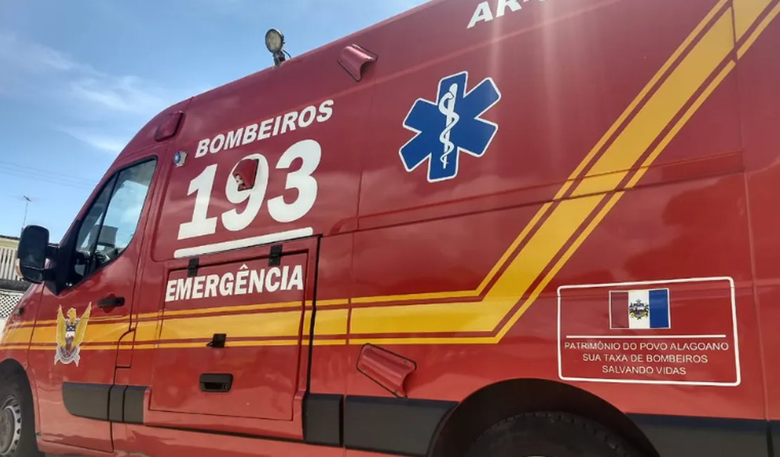 Colisão entre carro e moto deixa jovem de 20 anos ferido em Delmiro Gouveia