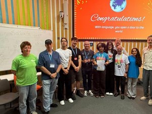 Estudantes da rede municipal retornam a Maceió após intercâmbio na Inglaterra