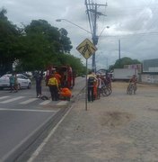 Acidente entre carro e moto deixa dois feridos na  Av. Durval de Góes Monteiro