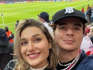 Sasha e João Figueiredo assistem ao jogo de Neymar em Paris