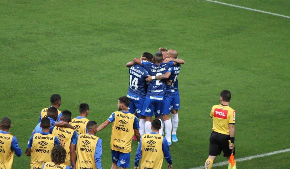 CSA toma gol nos acréscimos e perde para o Grêmio em Porto Alegre