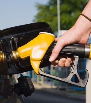 Preço médio de gasolina usado para cálculo de impostos chega a até R$ 7,16 na sexta-feira