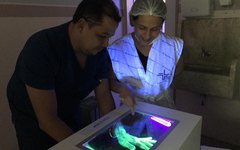 Hospital implanta equipamento para sensibilização da higienização básica das mãos