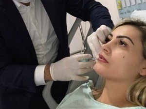 Andressa Urach mostra procedimento no rosto e faz mistério: 'Me preparando'