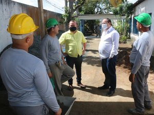 Prefeito Luciano Barbosa inicia reforma em duas escolas municipais