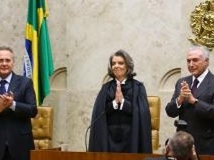 Cármen Lúcia defende transformação do Judiciário ao assumir Presidência do STF