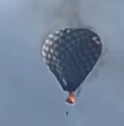 Vídeo mostra pessoa pendurada em balão em chamas antes de cair no México