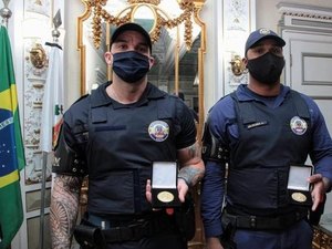 Guardas humilhados por desembargador recebem medalhas pela conduta exemplar