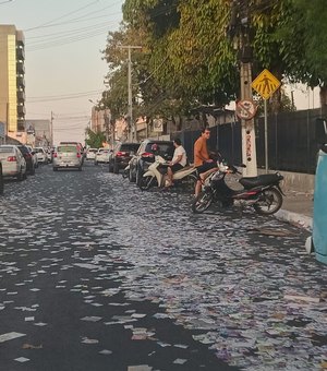 Lixo deixado pela campanha eleitoral chama a atenção em Arapiraca, segundo maior colégio eleitoral de AL