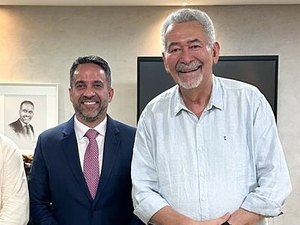 Prestes a perder espaço no governo, Paulão defende greve de educadores e tensiona relação com Dantas