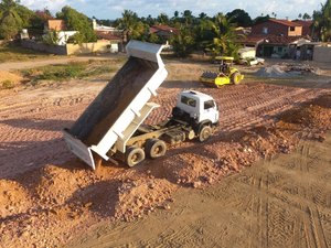 Obra do campo de futebol de Barra Grande avança em Maragogi
