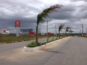 Assaltantes roubam carro e espancam vítima em Arapiraca