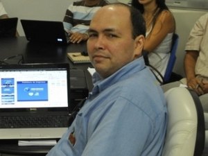 Secretário de Finanças de Arapiraca garante pagamento do 13º aos servidores