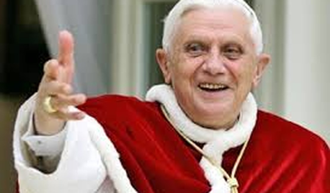 Bento XVI aprova mudanças que podem antecipar o conclave