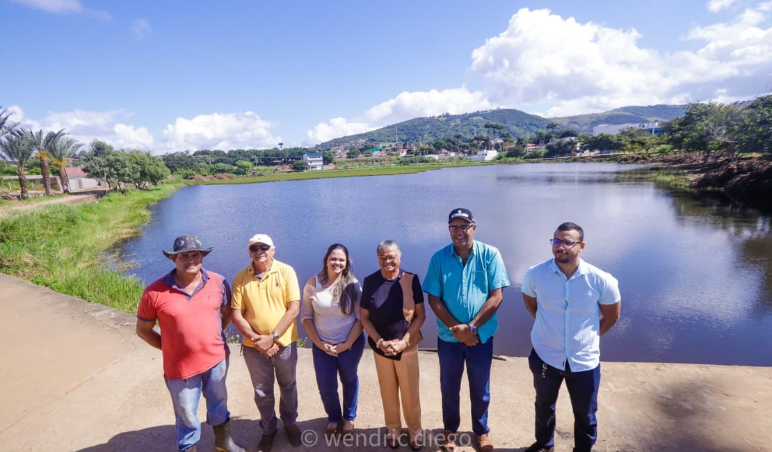 Lago Juca Sampaio passa por manutenção em Palmeira dos Índios