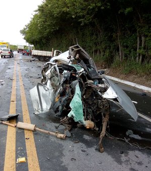 Morre mais uma vítima de acidente entre carro e caminhão na BR-104