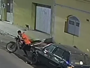 Jovem é flagrado furtando motocicleta no bairro Alto do Cruzeiro, em Arapiraca