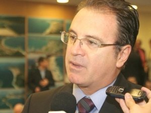 Dilma exonera presidente da Embratur nomeado por Temer