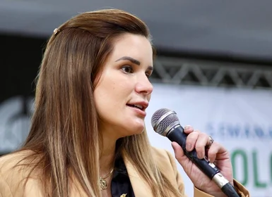Prefeita Ceci inicia novo mandato com obras, serviços ampliados e forte presença em Atalaia