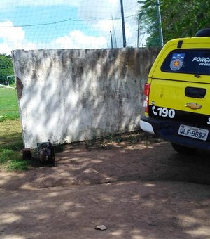 Homem é executado dentro de campo de futebol em Arapiraca
