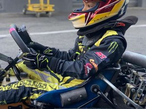 Lewis Hamilton inspira campeão do kart brasileiro de 8 anos até no capacete: Augustus Toniolo