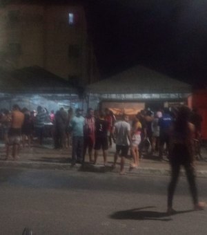 Jovem é assassinado dentro de barraca de frutas no Ouro Preto, em Maceió