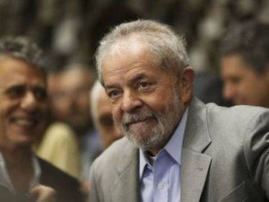 Advogados de Lula dizem que procuradores 'insistem em teses ilegais'