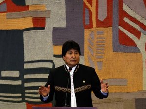 Ex-presidente da Bolívia Evo Morales divulga vídeo de ataque a tiros ao carro em que viajava