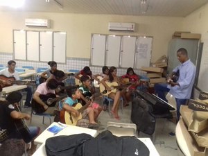 Projeto incentiva música a jovens em Arapiraca