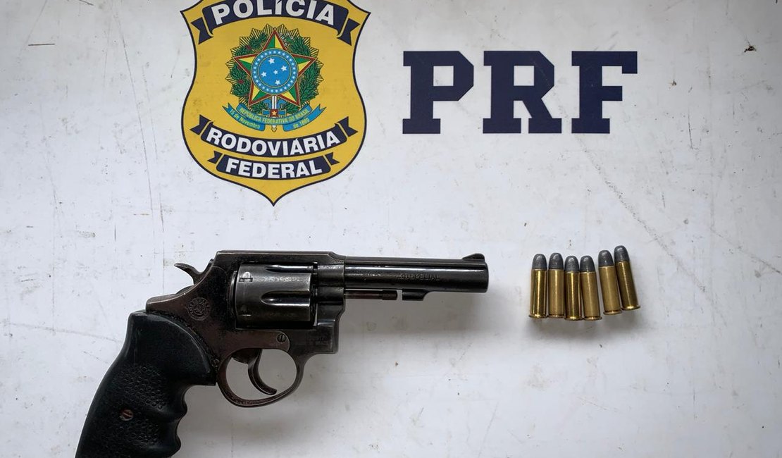 Mais uma pessoa é presa pela PRF por porte ilegal de arma de fogo em Alagoas