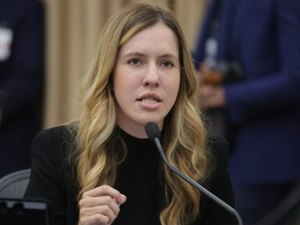 Cibele reforça compromisso pela garantia de empregos de servidores da Casal