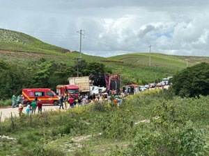 Departamento Estadual de Aviação atua no resgate de vítimas de acidente na AL-105