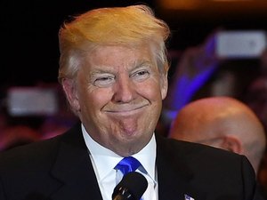 Trump diz que protestos contra ele são 'injustos' e 'incitados pela mídia'